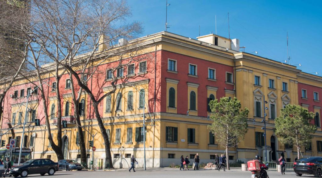 700 mln euro deficiti buxhetor ne 2021, 61 per qind u perdor ne dhjetor